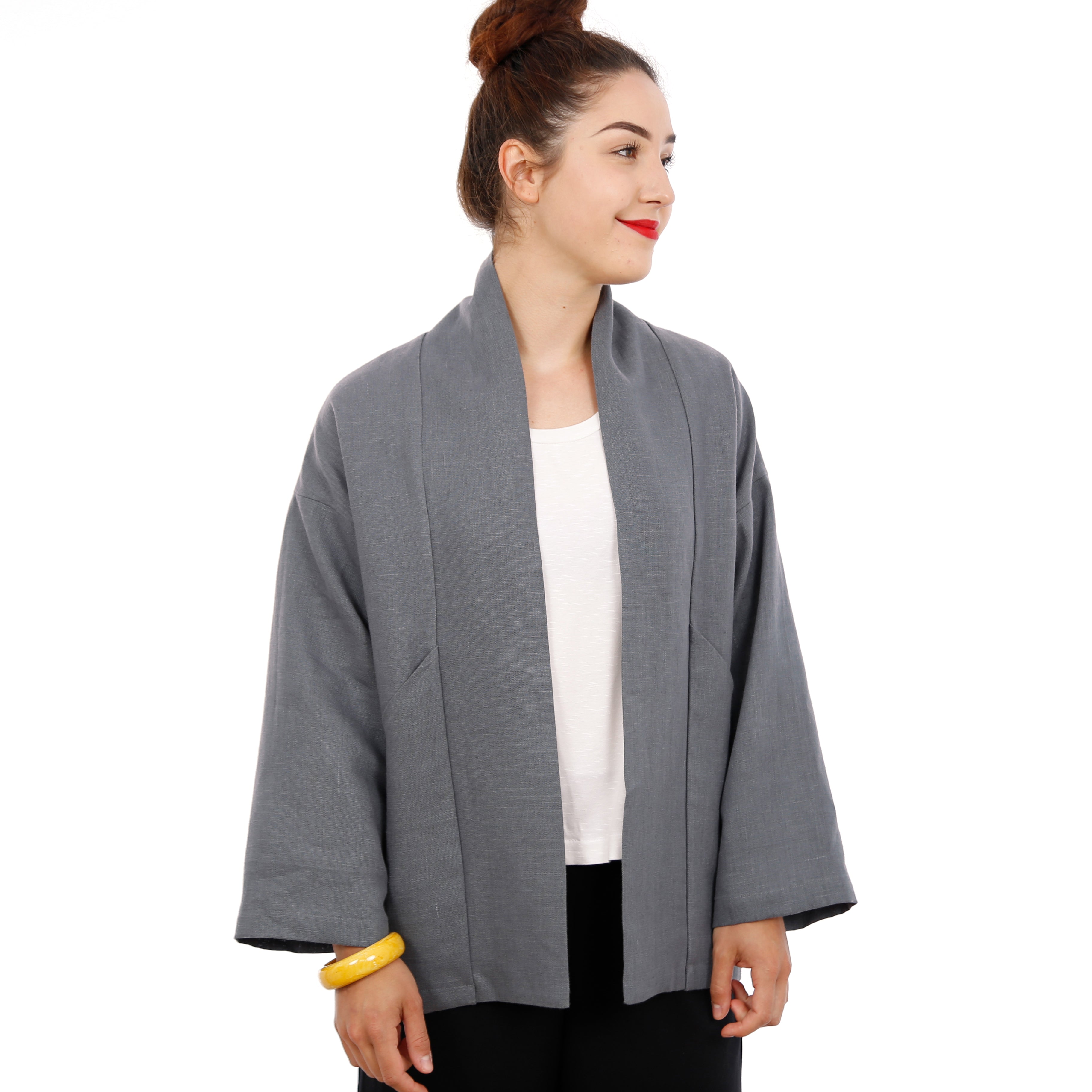 Schnittmuster FRAU SINA – Kimonojacke mit schrägen Taschen, STUDIO SCHNITTREIF