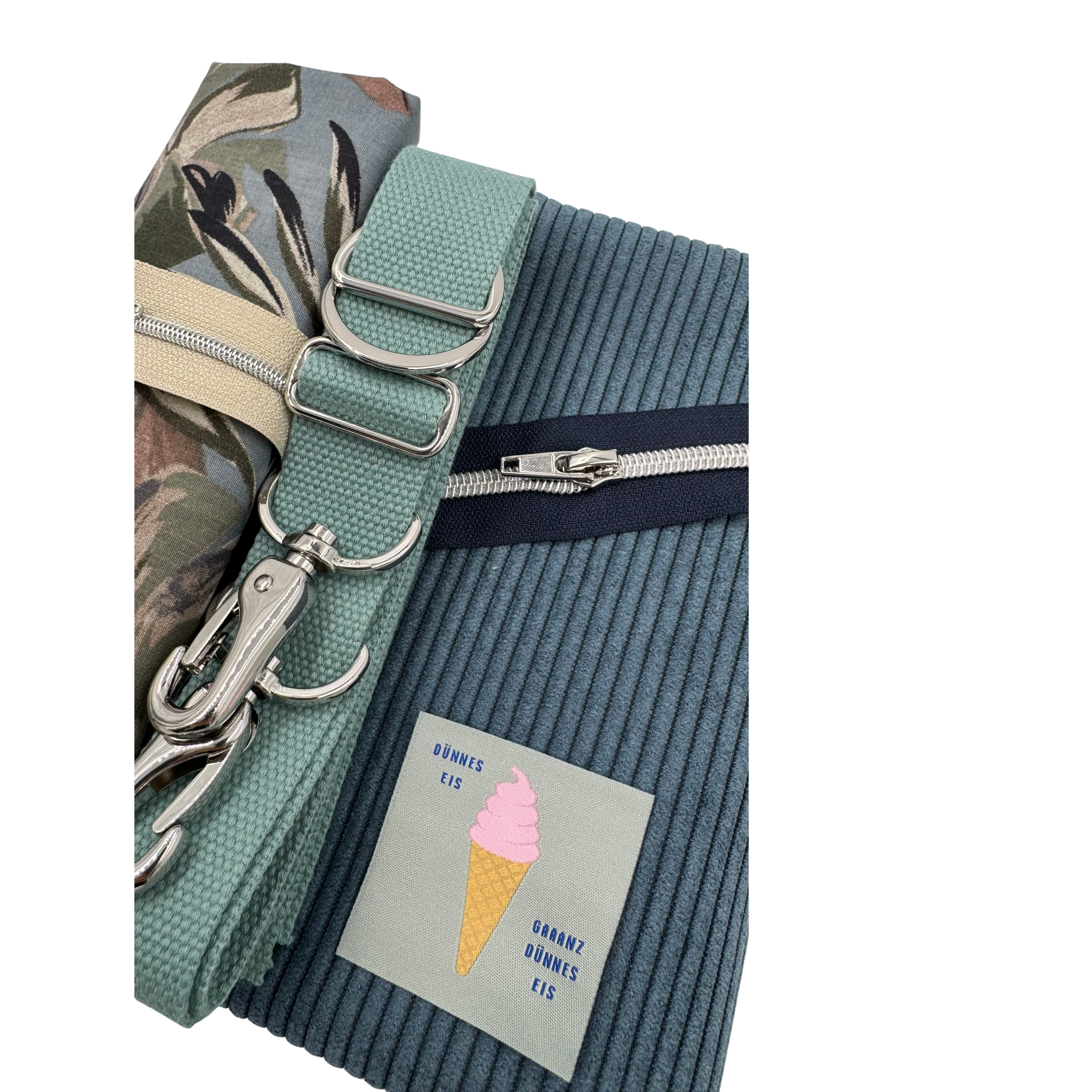 Nähpaket Tasche "MeLuna" aus Cord & Blätterprint & Mint & dünnes Eis