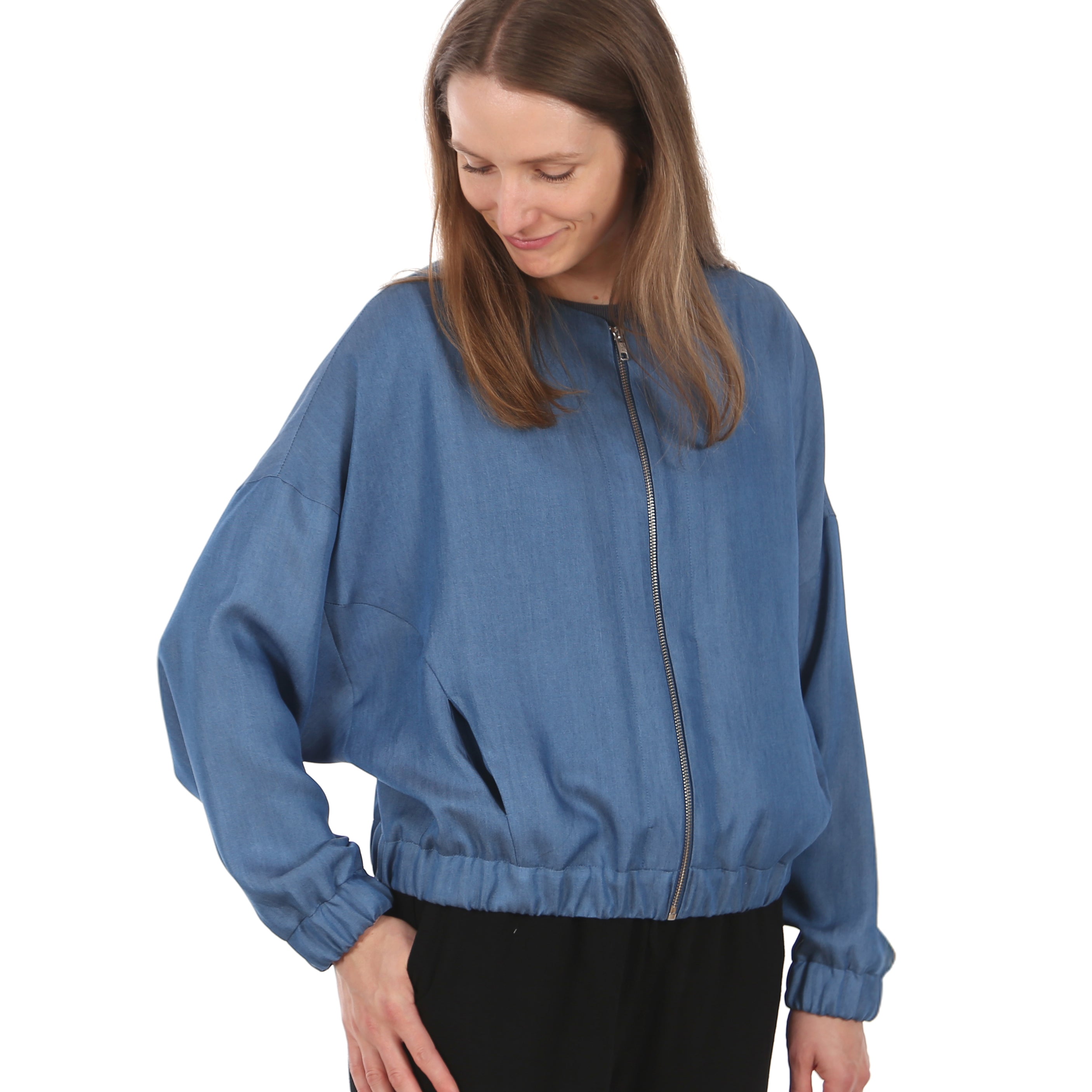 Schnittmuster FRAU KORA – leichte Jacke mit Fledermausärmeln, STUDIO SCHNITTREIF