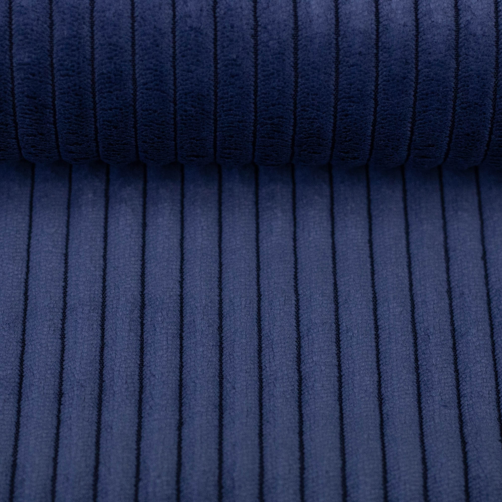 Jumbo Cord Samt Nachtblau – grob gerippter Polyester-Cordsamt