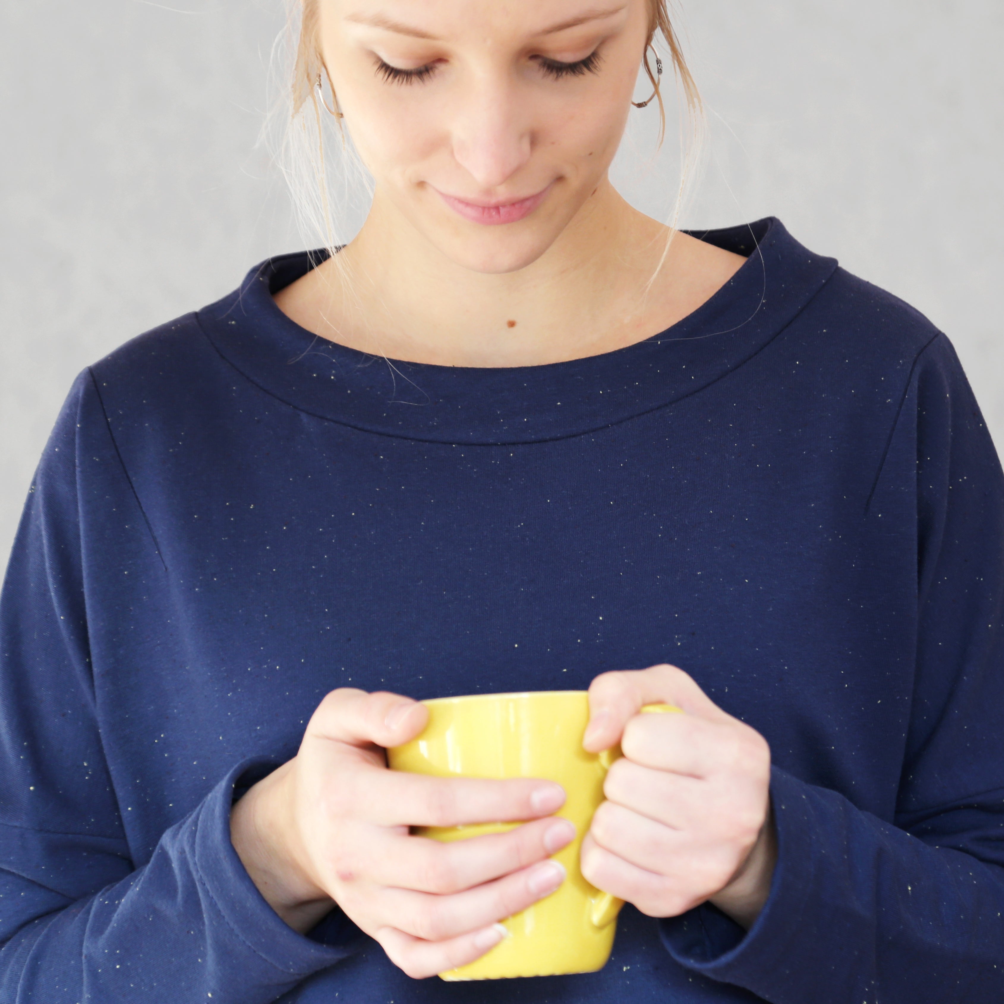 Schnittmuster FRAU ISA – weiter Oversized-Sweater mit Schulterabnähern, STUDIO SCHNITTREIF