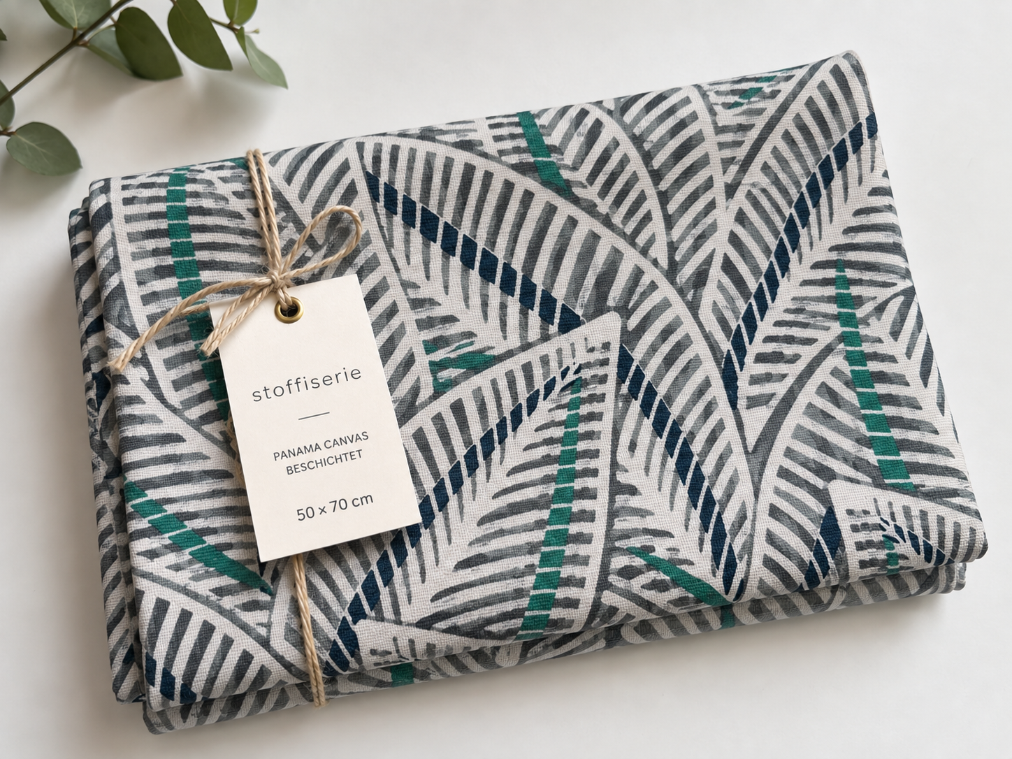 Panamastoff beschichtet Palmenblätter – Grau/Navy/Grün auf Weiß