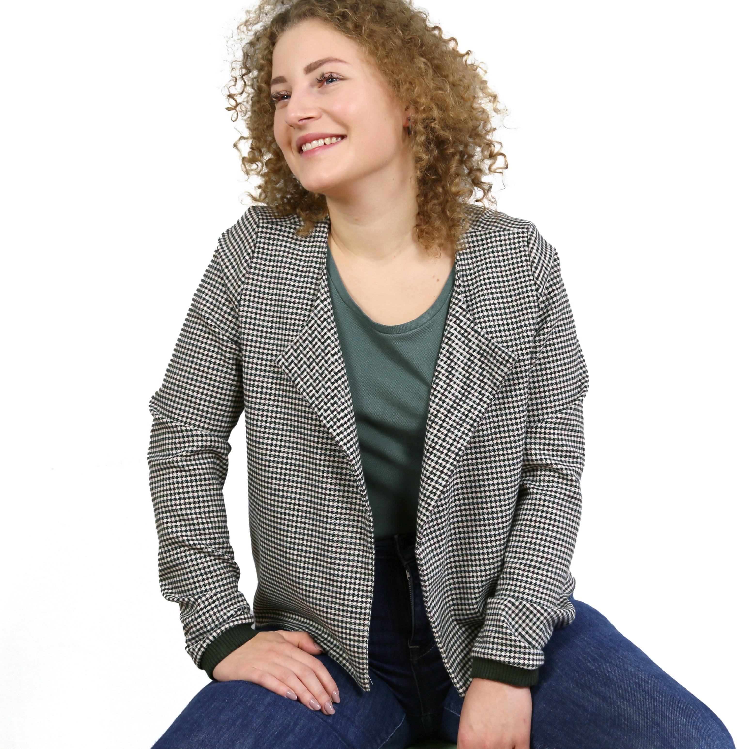 Schnittmuster FRAU TOMMA – lässige Jacke im Stilmix, STUDIO SCHNITTREIF