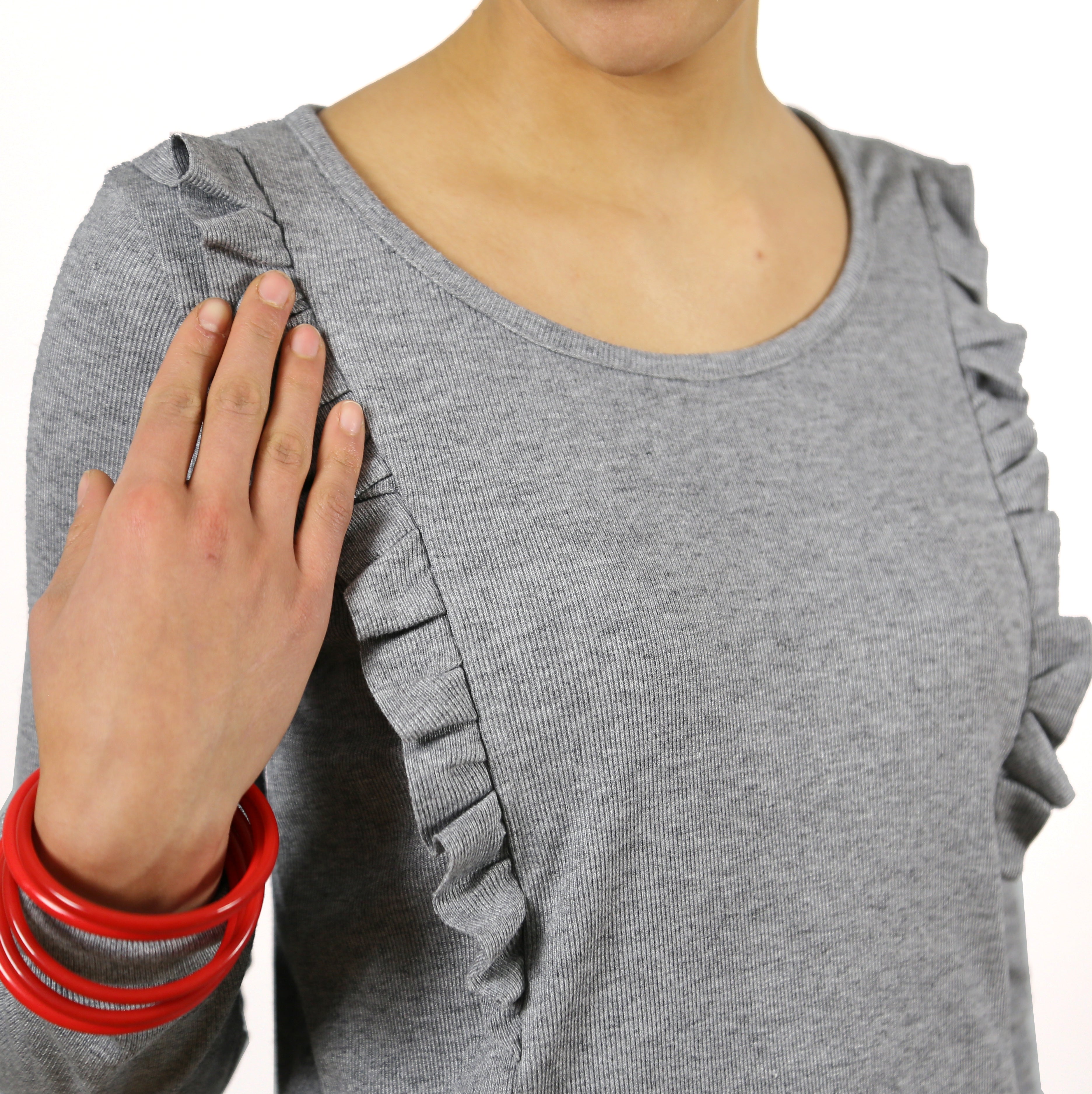 Schnittmuster FRAU SARA – Shirt mit kleinen Rüschchen, STUDIO SCHNITTREIF