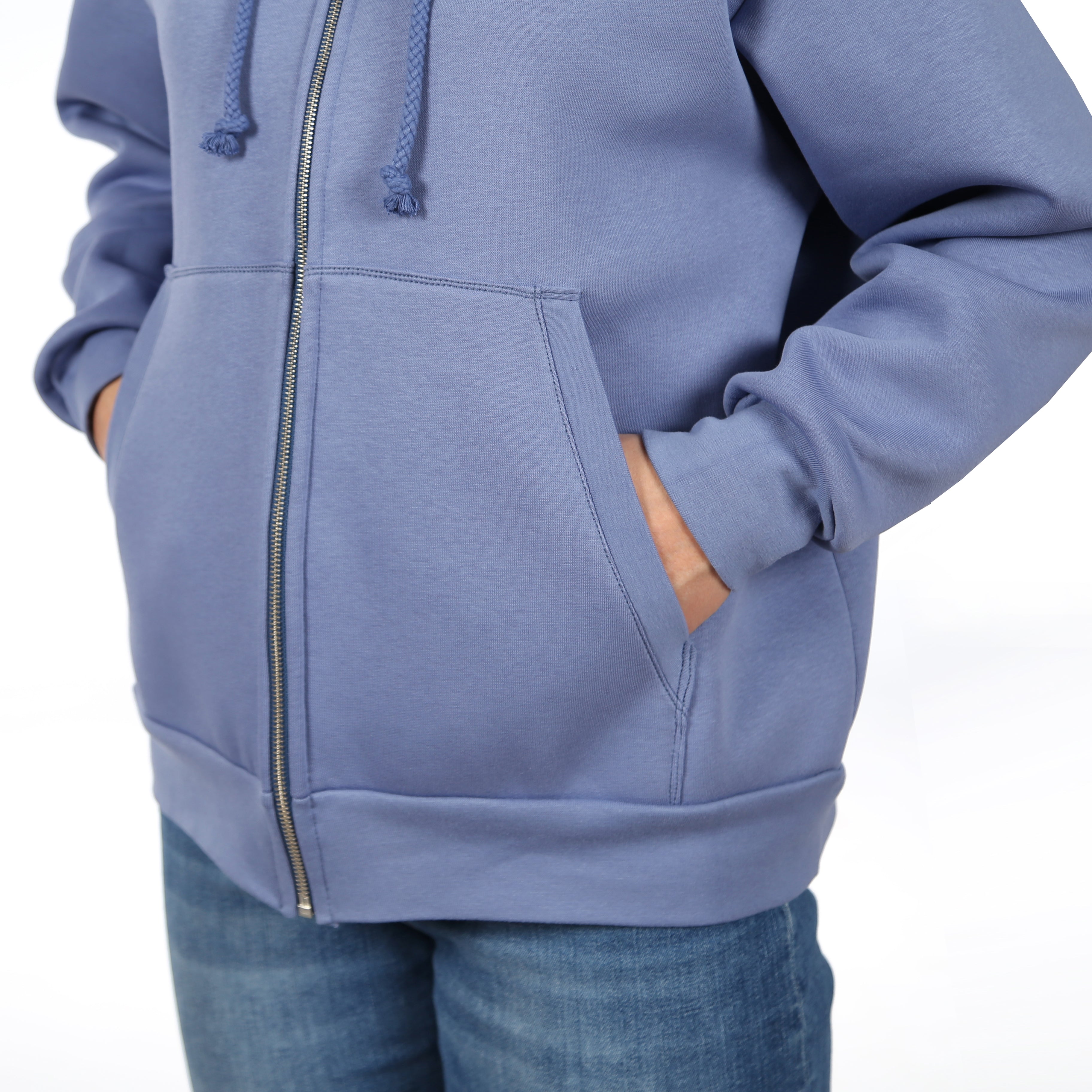 Schnittmuster FRAU LOU – großzügige Sweatjacke mit Kapuze und Fronttaschen, STUDIO SCHNITTREIF