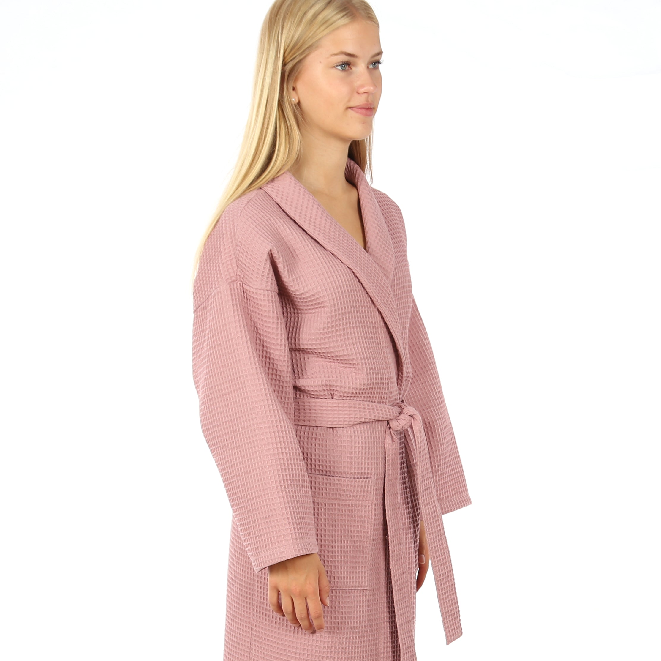 Schnittmuster FRAU MAITE – Bademantel mit aufgesetzten Taschen, STUDIO SCHNITTREIF