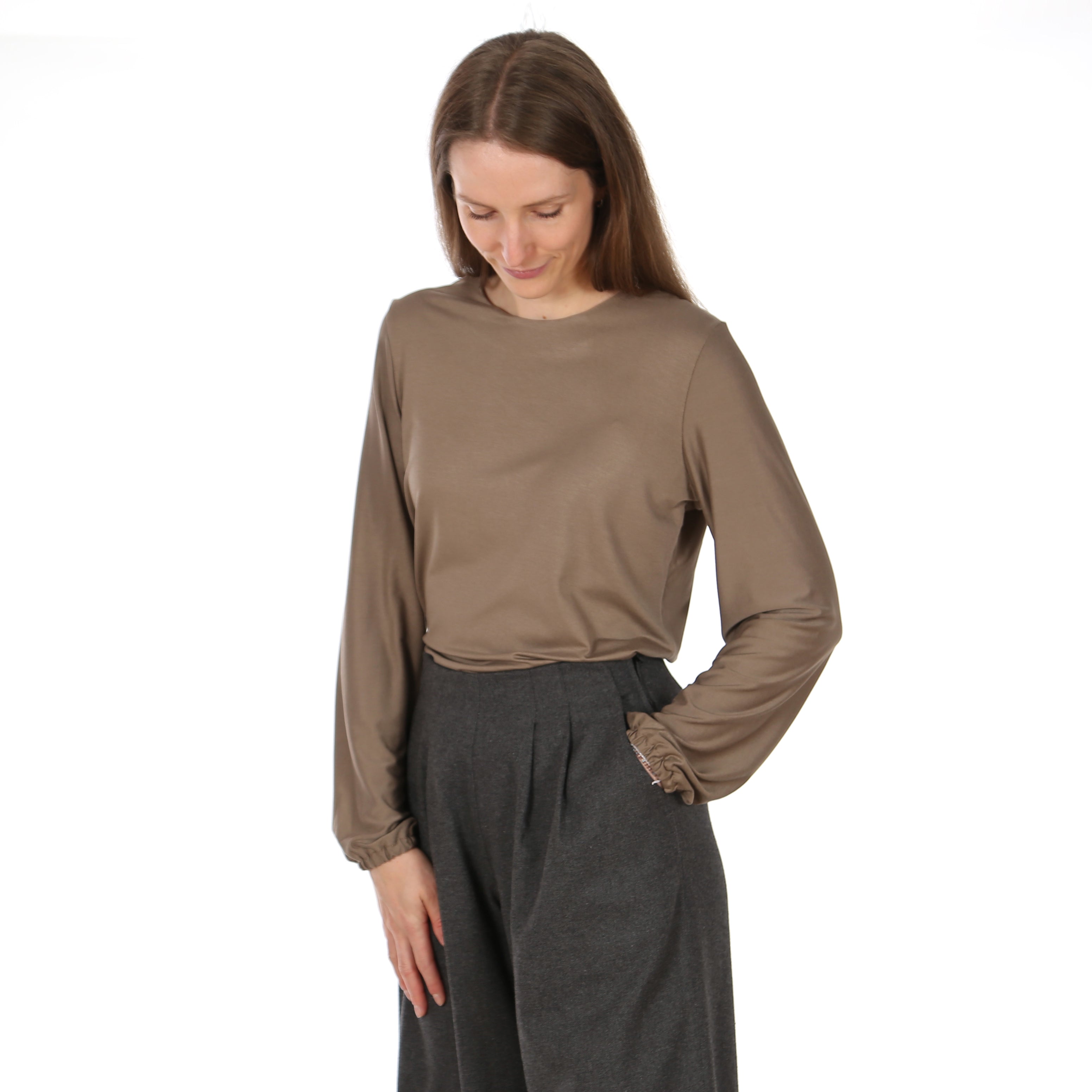 Schnittmuster FRAU YELDA – Shirt mit U-Boot-Ausschnitt, STUDIO SCHNITTREIF
