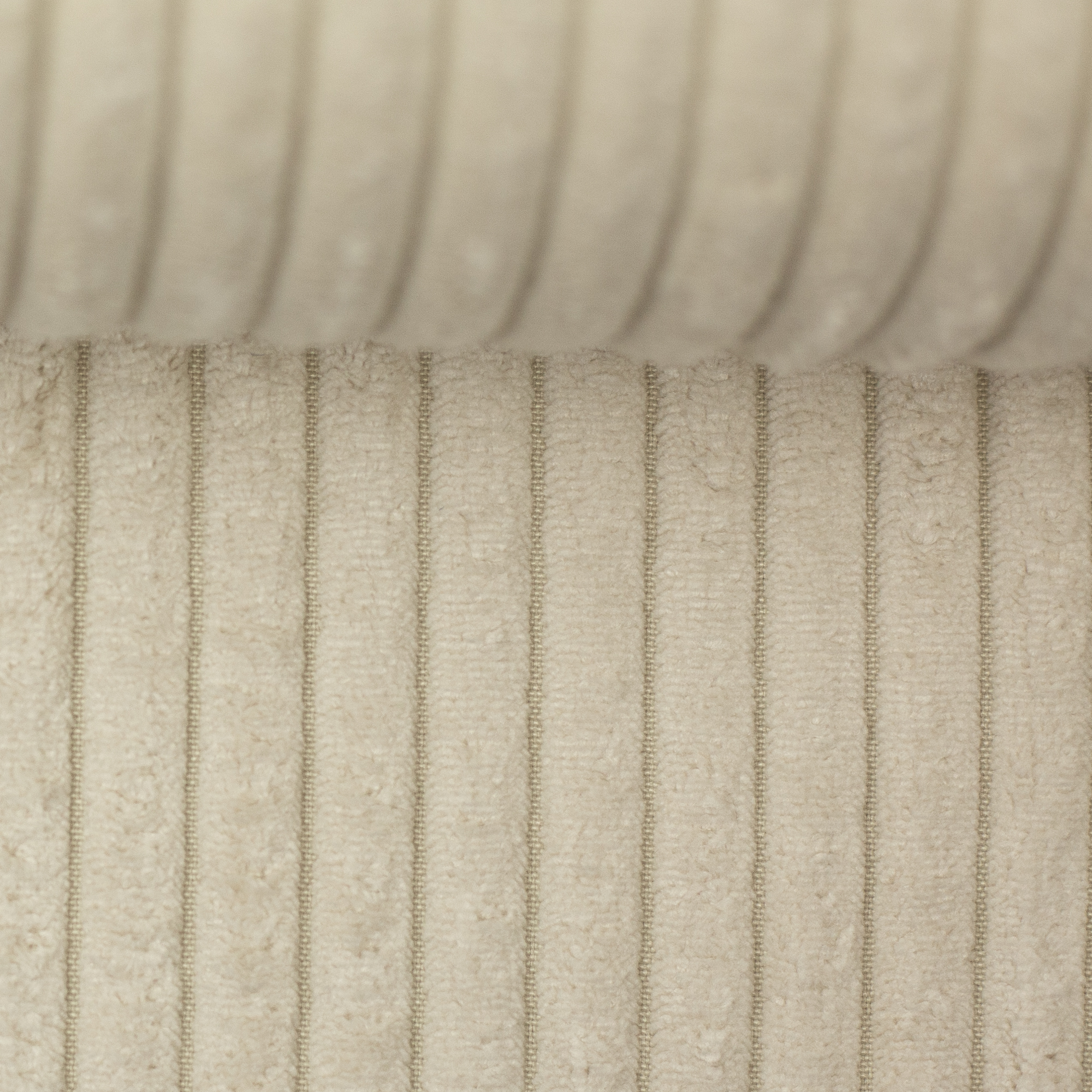 Jumbo Cord Samt Naturweiß – grob gerippter Polyester-Cordsamt