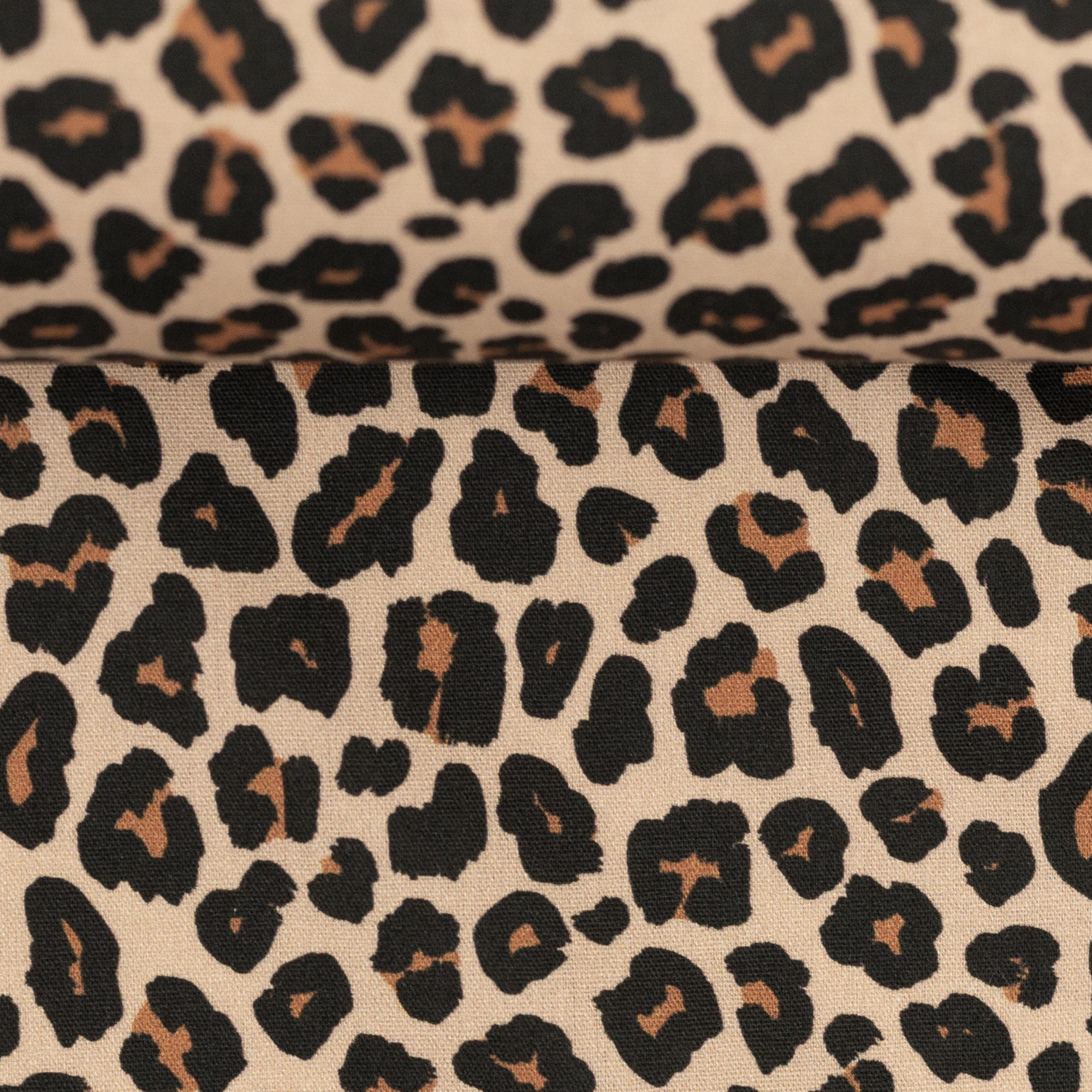 Baumwollstoff Leoparden-Print auf camelfarbenem Grund