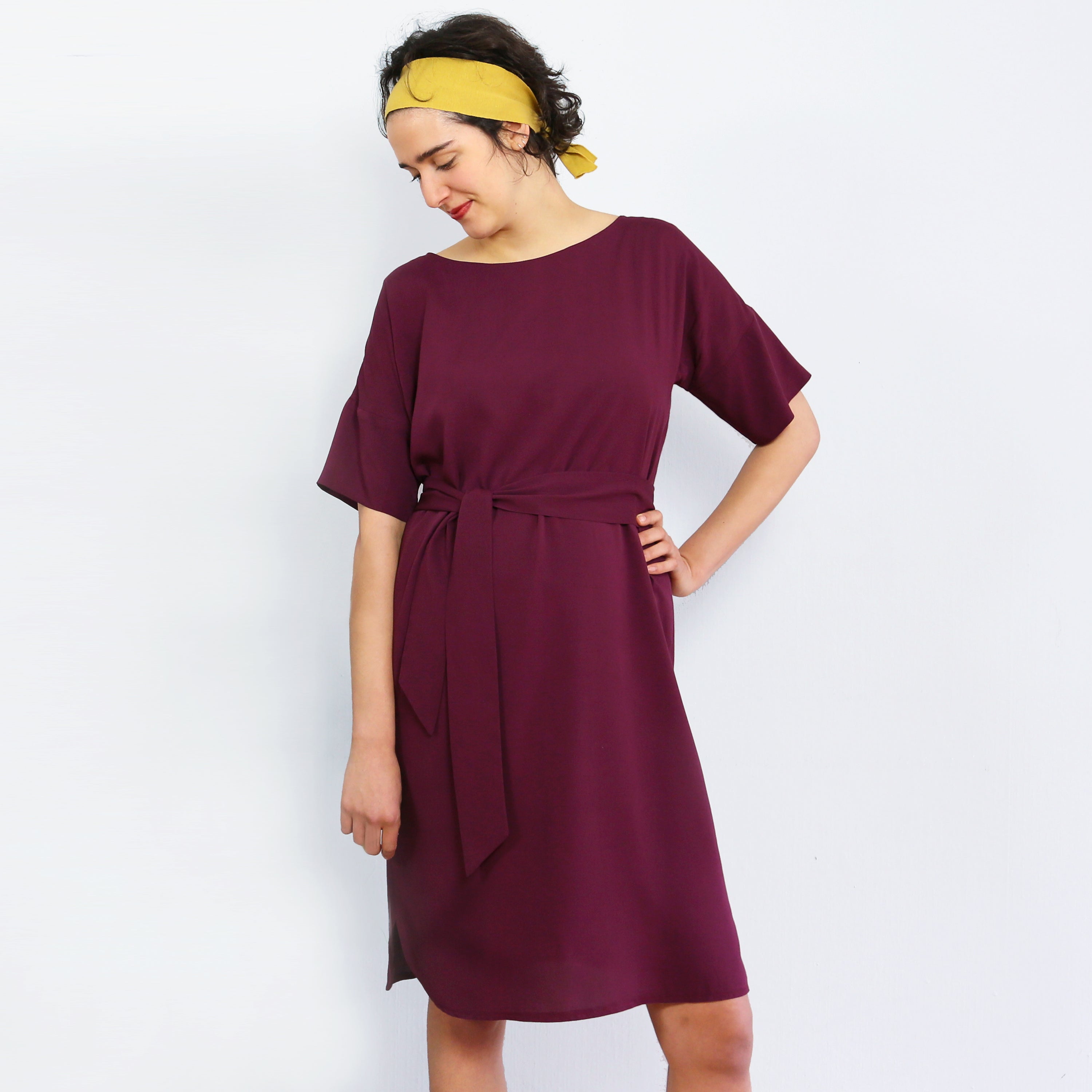 Schnittmuster FRAU META – lässiges Kleid mit breitem Gürtel, STUDIO SCHNITTREIF