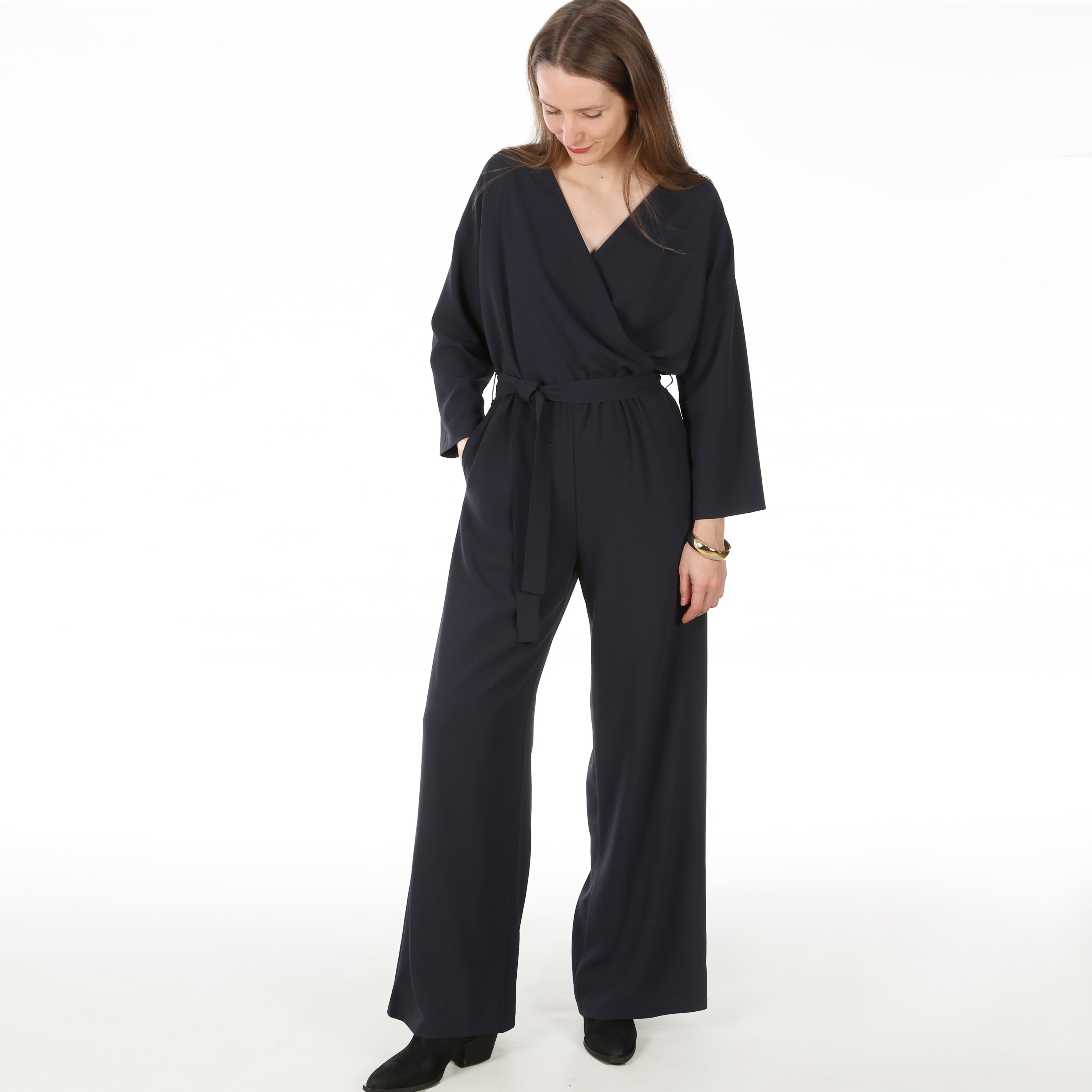 Schnittmuster FRAU ZITA – Jumpsuit mit Wickeloptik, STUDIO SCHNITTREIF