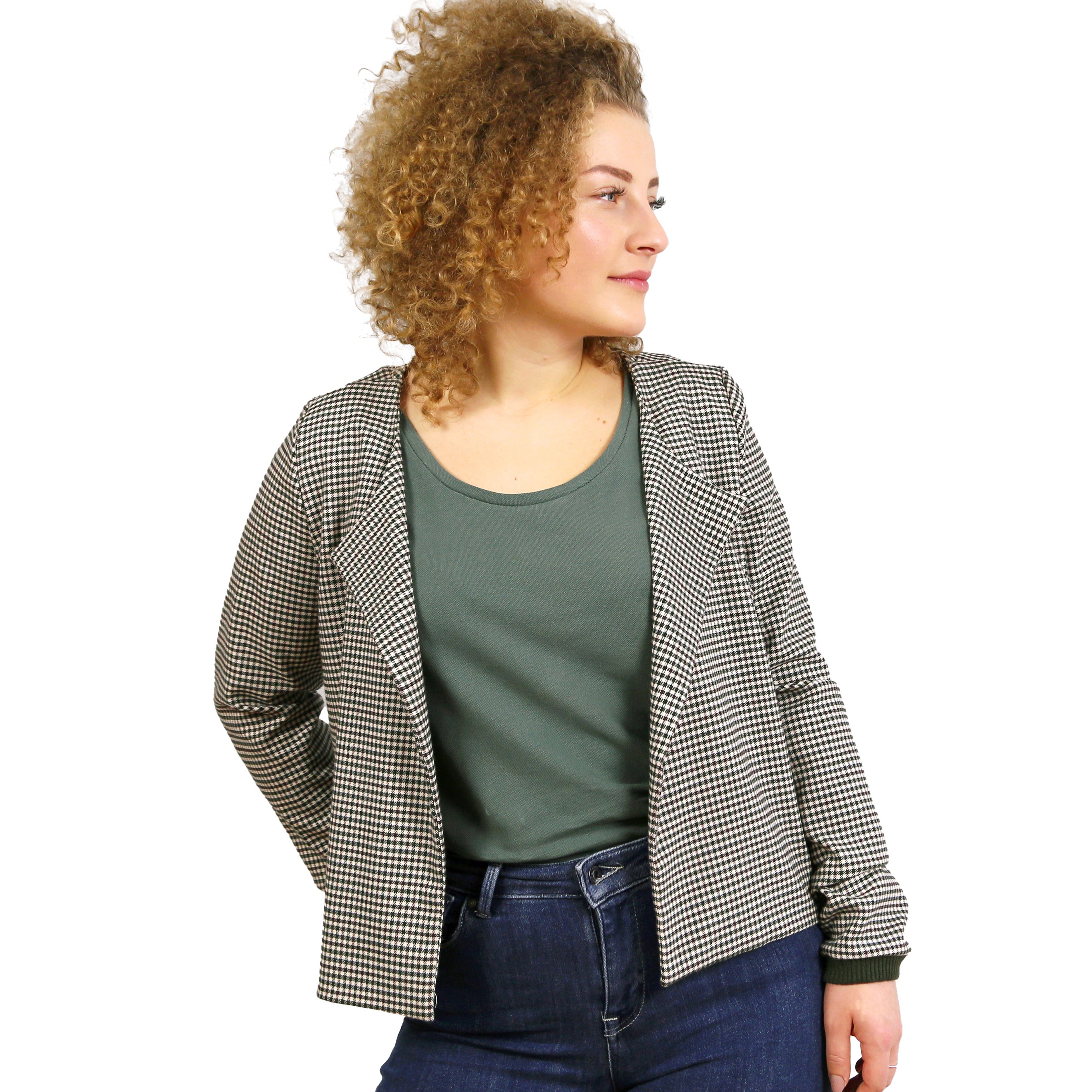 Schnittmuster FRAU TOMMA – lässige Jacke im Stilmix, STUDIO SCHNITTREIF