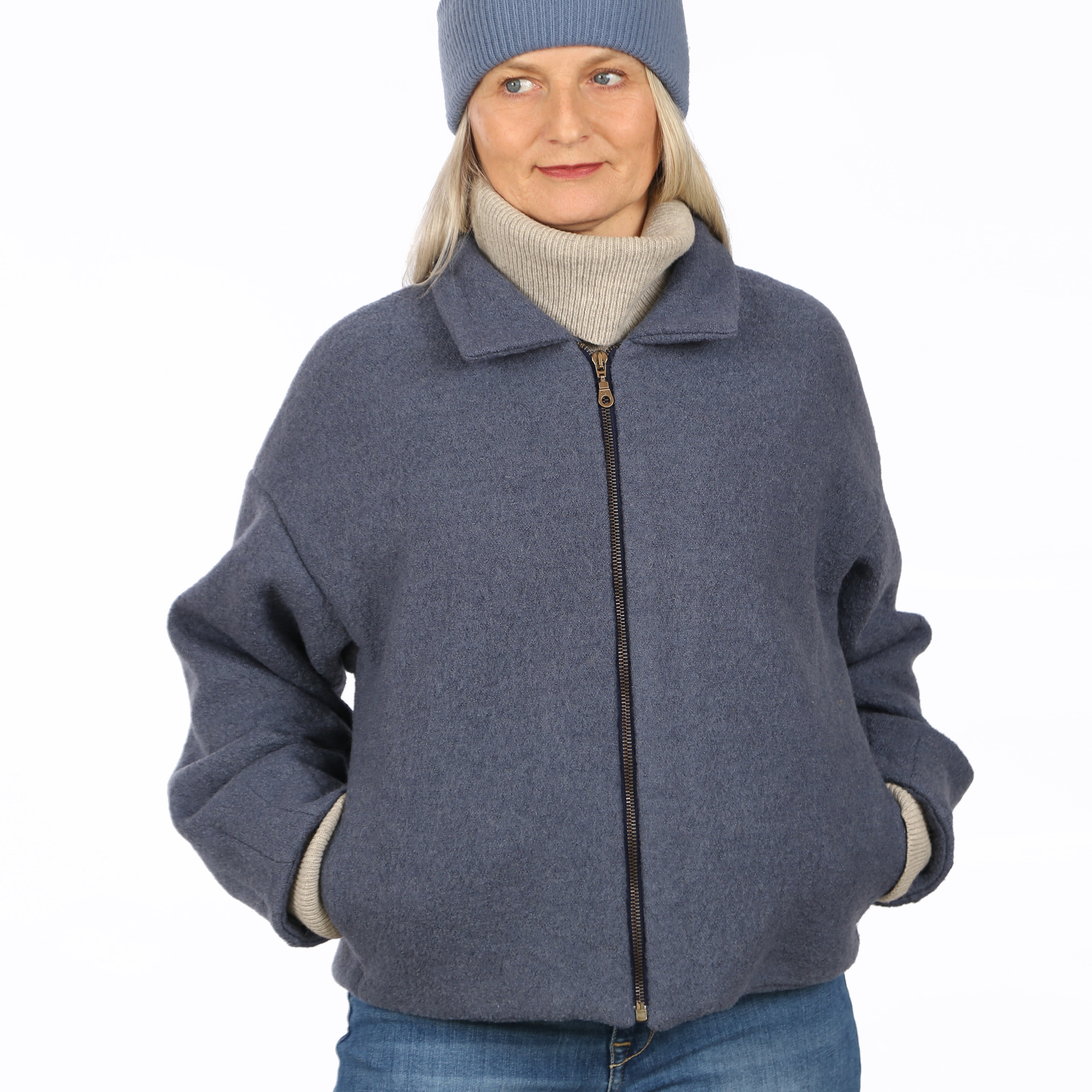 Schnittmuster FRAU EBBA – gefütterte Jacke mit Umlegekragen und Reißverschluss, STUDIO SCHNITTREIF