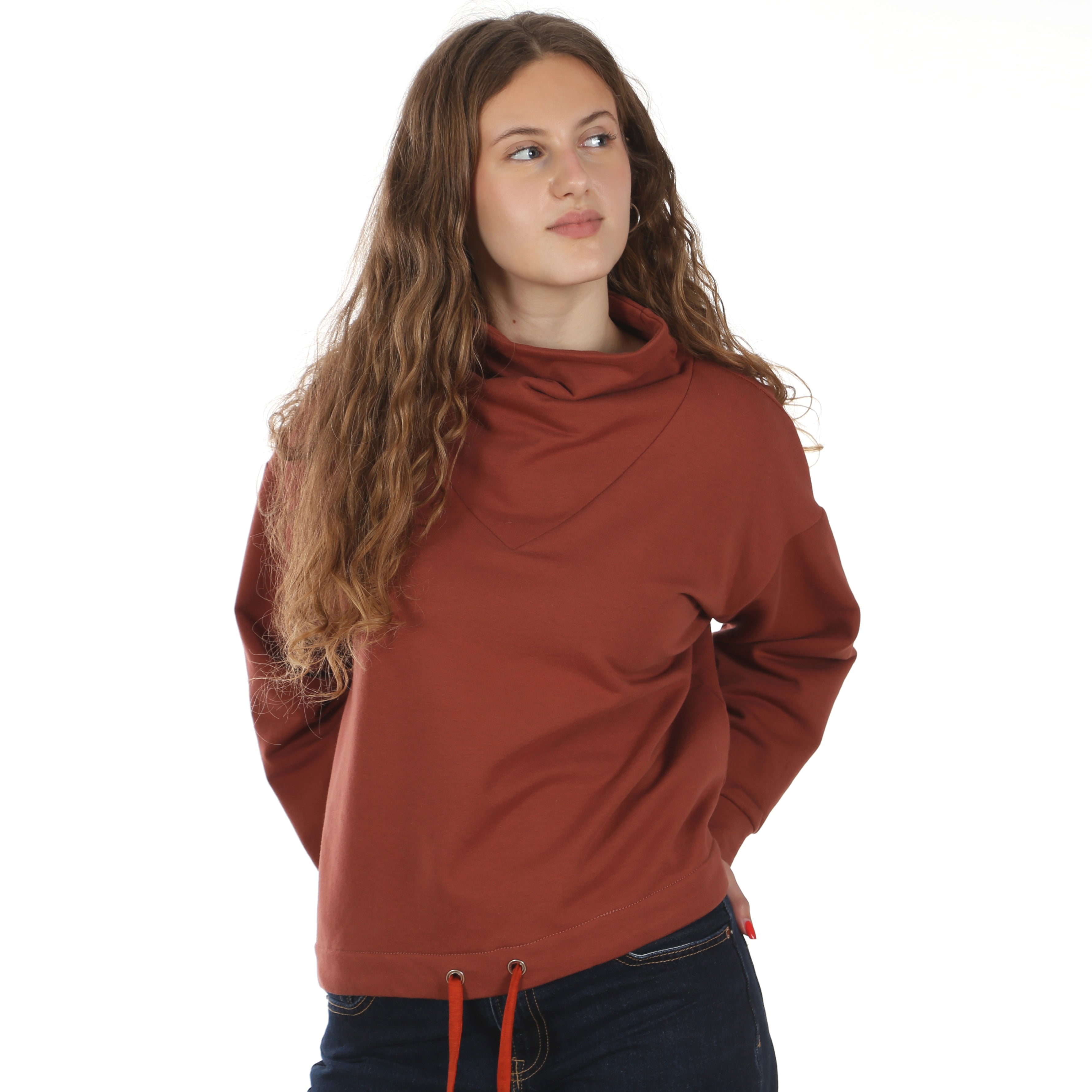 Schnittmuster FRAU VERA – kurzer Pullover mit Bündchen und Schulterdetail, STUDIO SCHNITTREIF