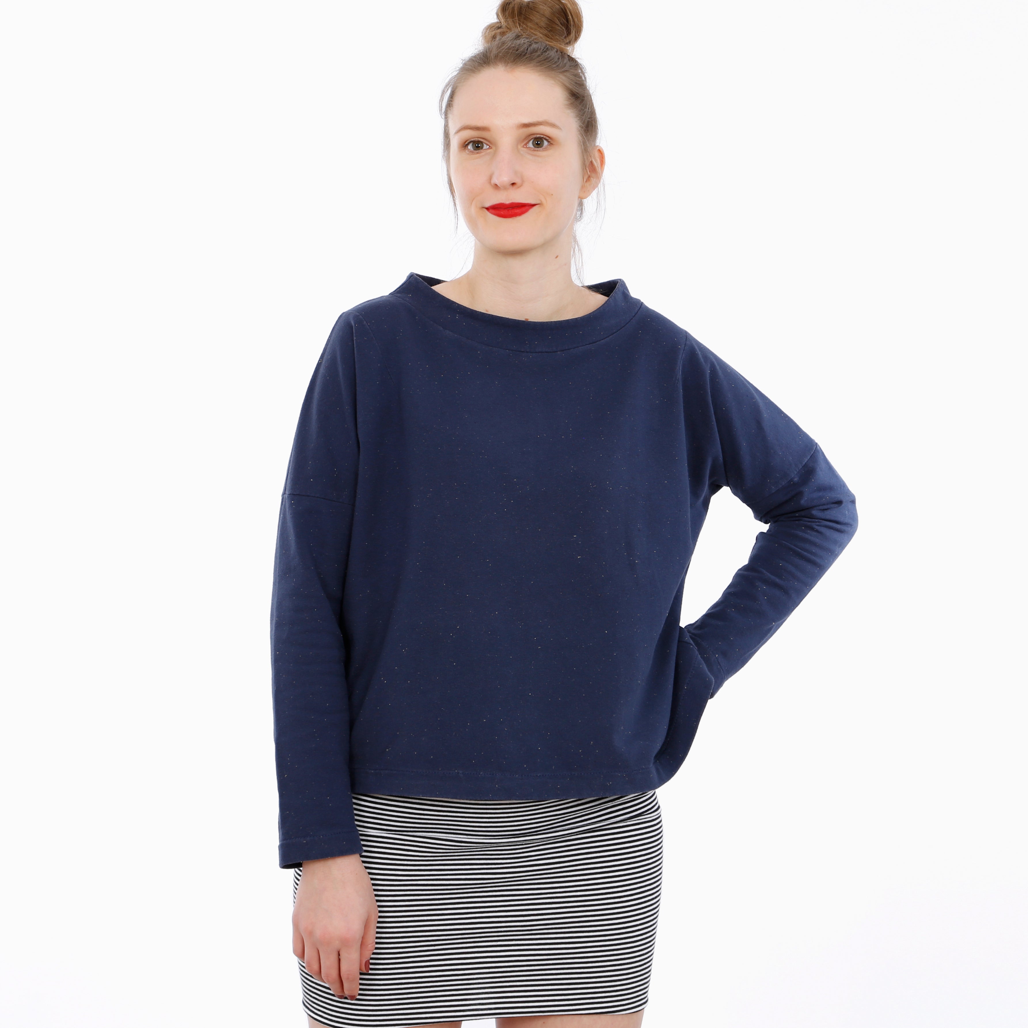 Schnittmuster FRAU ISA – weiter Oversized-Sweater mit Schulterabnähern, STUDIO SCHNITTREIF
